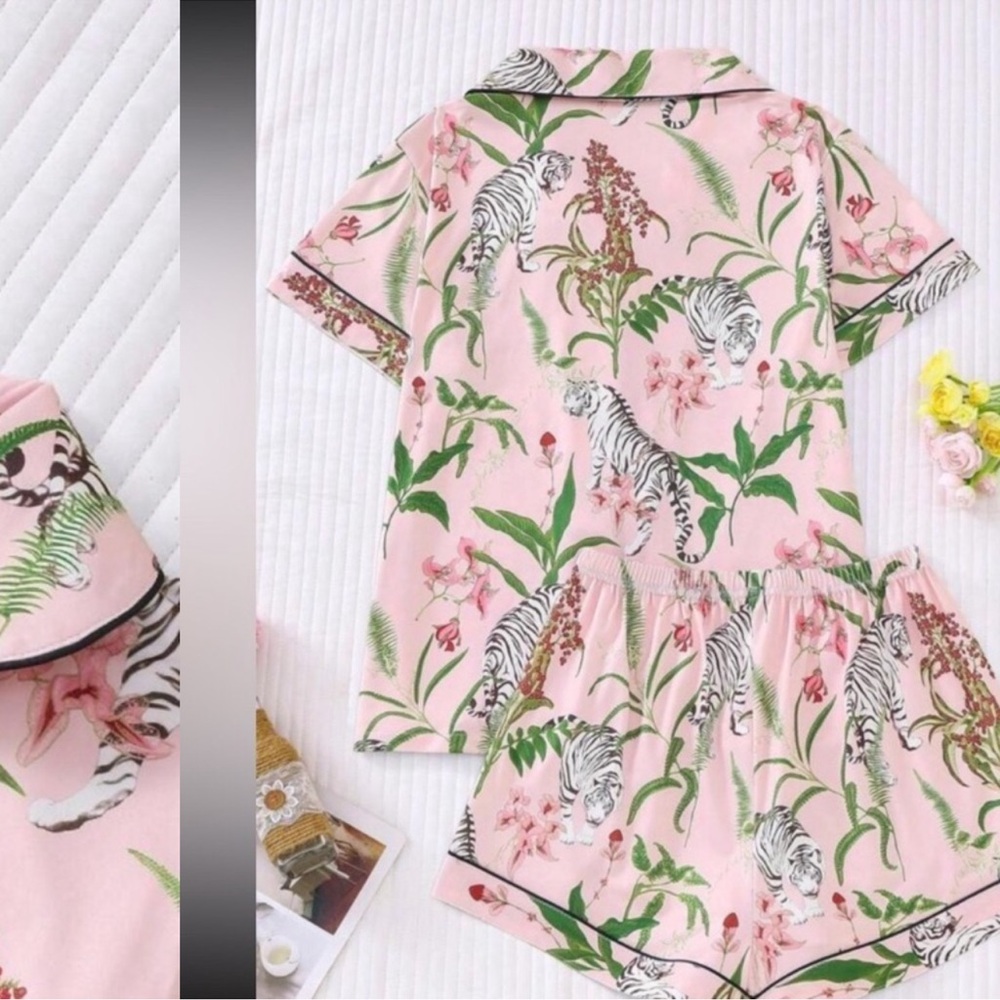 Floral & Tiger Printed Women's Pajama Set, Comfortable Short Sleeve Button-Down - Picture 4 of 4